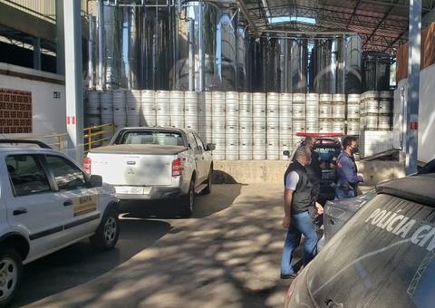 MP e Polícia Civil fazem buscas na sede da cervejaria Backer