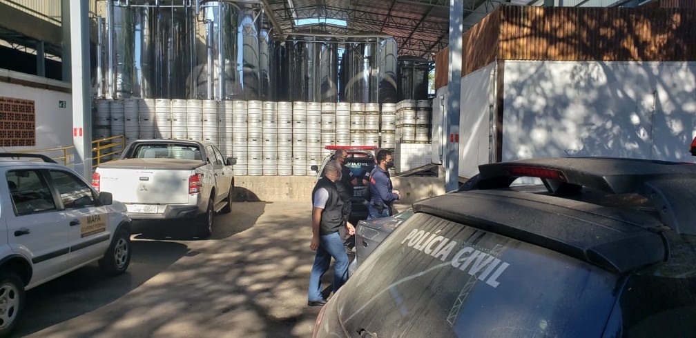 MP e Polícia Civil fazem buscas na sede da cervejaria Backer