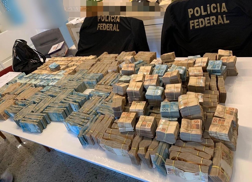 PF apreende R$ 3,5 milhões na casa de investigado em fraude nos Correios