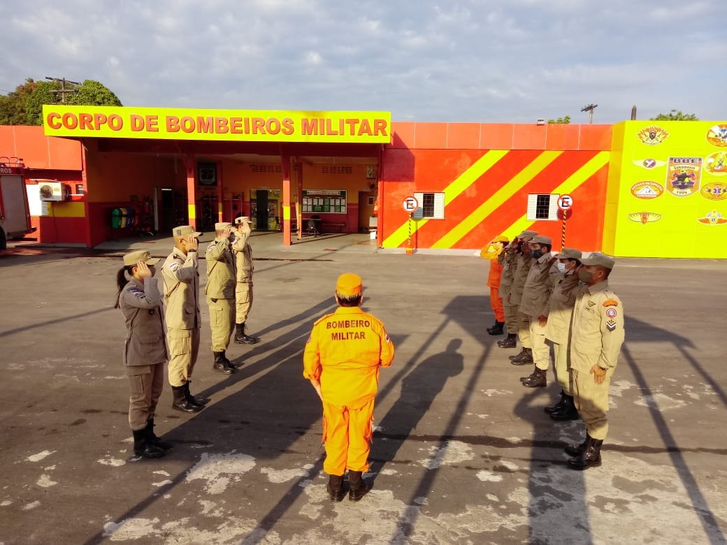 Corpo de Bombeiros combateu oito incêndios na segunda-feira em Manaus