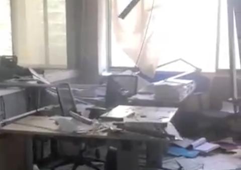 Vídeo: Redação de jornal em Beirute fica destruída após explosão