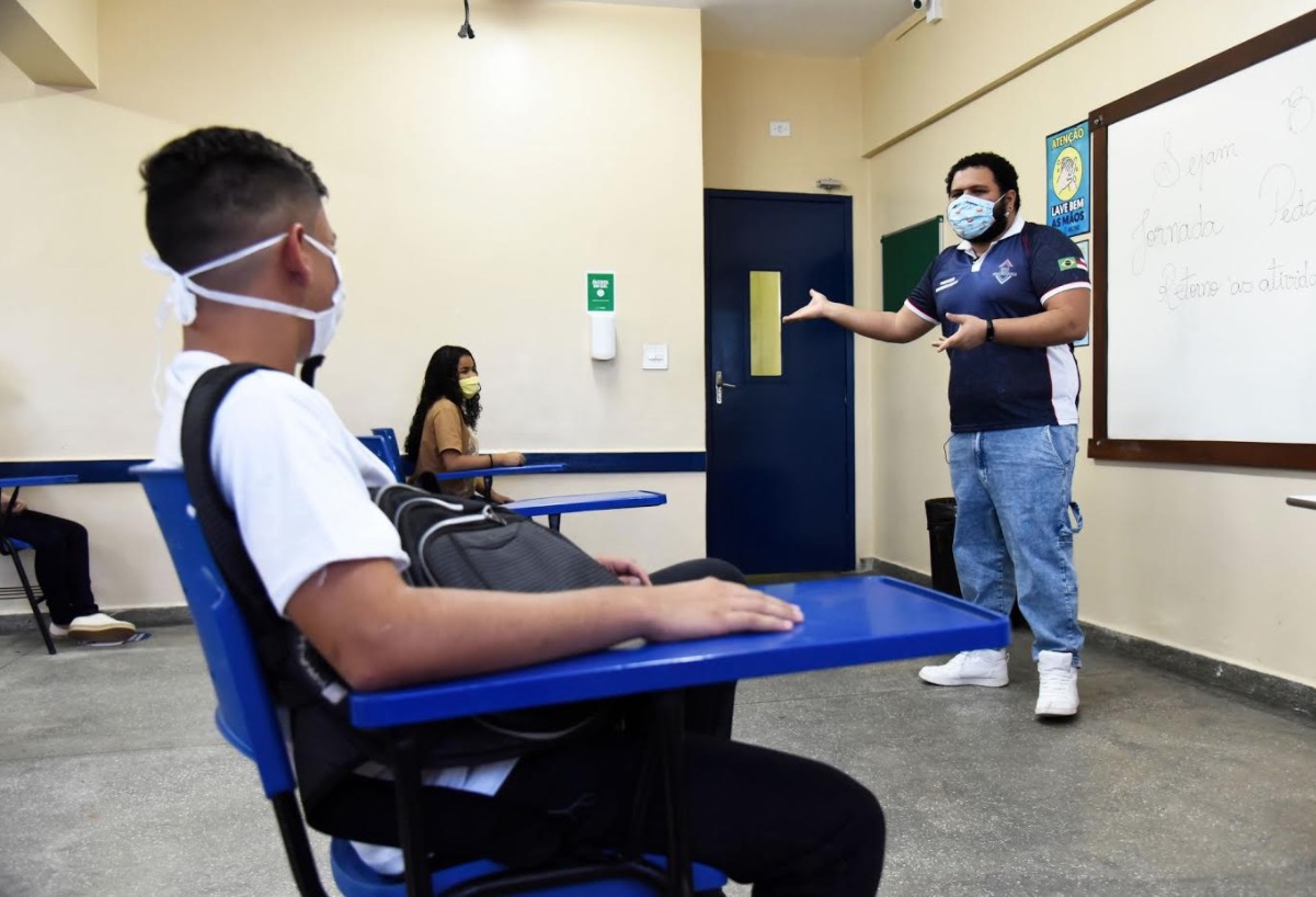 Escolas vão avisar alunos sobre quando devem voltar às aulas em Manaus 