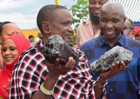 Garimpeiro fica milionário pela segunda vez após encontrar outra pedra preciosa