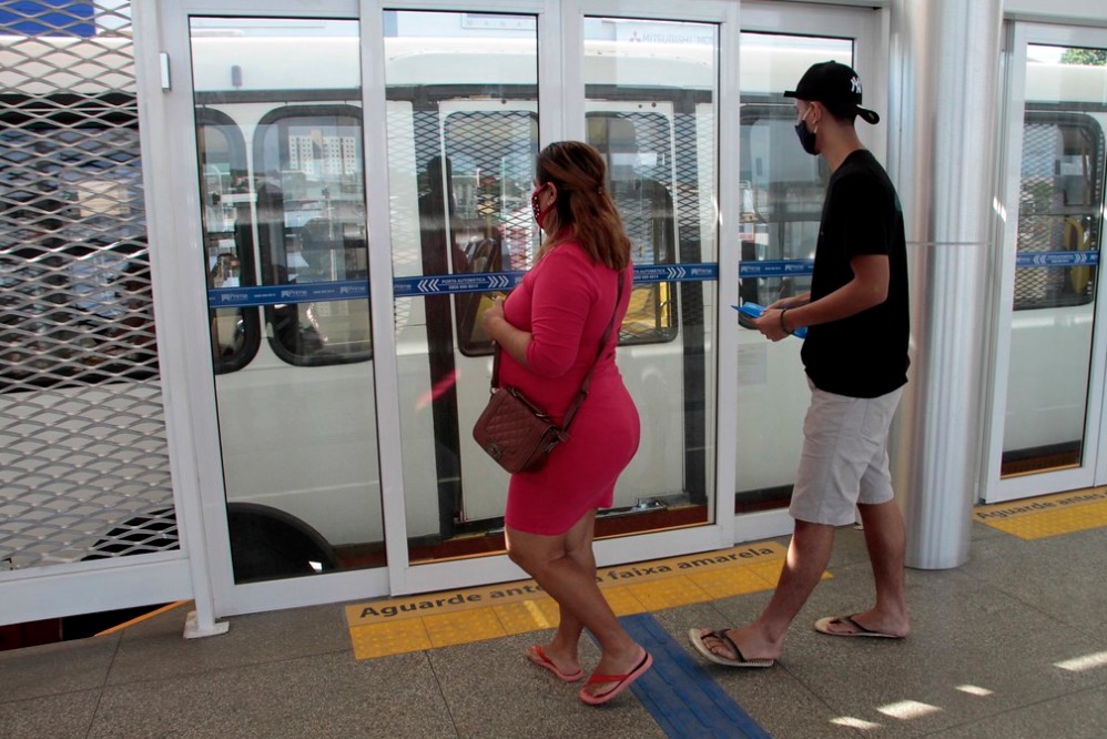 Lei que reforça combate ao assédio contra mulheres no transporte público é sancionada em Manaus