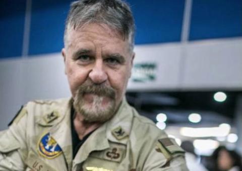 Internautas expõem passado de empresário que filmou mulheres: ‘Tattoo do Bozo’