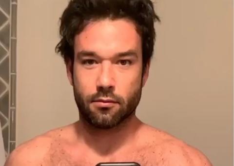 Sergio Marone posa de nu frontal e recebe propostas indecentes 