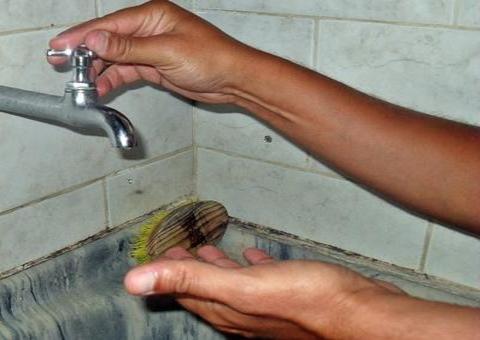 Bairros podem ficar sem água após rompimento de cabo em Manaus 