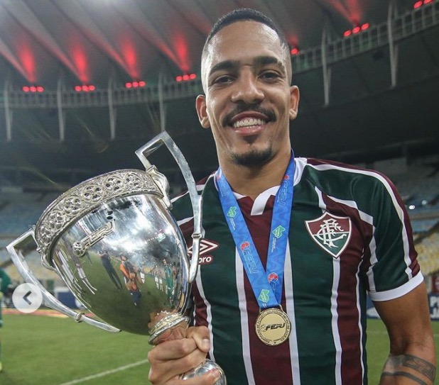 Depois de Jorge Jesus, Benfica acerta com Fluminense compra de Gilberto