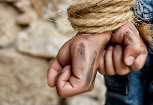 Após ser sequestrado na rua de casa, homem é encontrado amarrado em Manaus