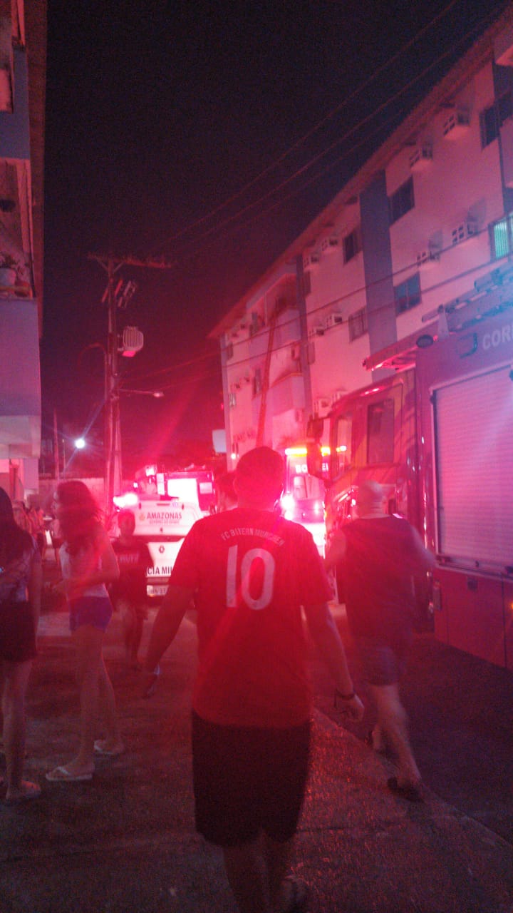 Incêndio em condomínio na Ponta Negra assusta moradores
