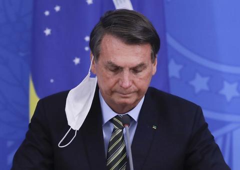 Bolsonaro veta saque do FGTS aos trabalhadores de companhias aéreas durante pandemia