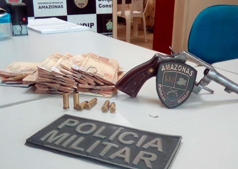 Durante perseguição policial, dupla é presa após assaltar agência bancária no Amazonas
