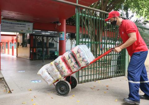 Escolas recebem 90 toneladas de alimentos com volta às aulas em Manaus