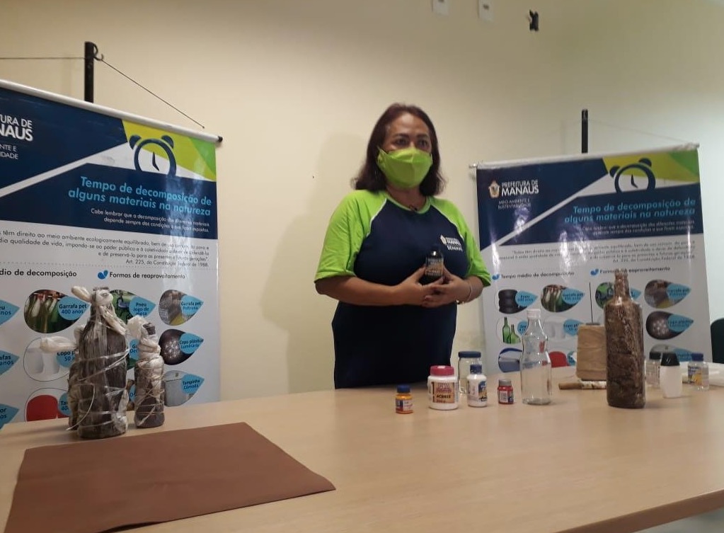 Videoaula ensina como reutilizar garrafas de vidro 