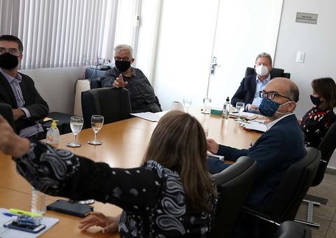 Arthur Neto faz balanço de recursos do exterior para combater covid-19