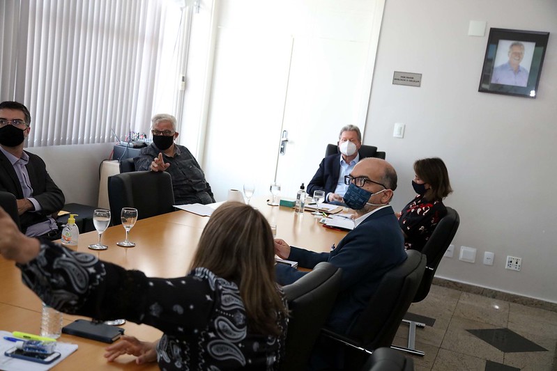 Arthur Neto faz balanço de recursos do exterior para combater covid-19