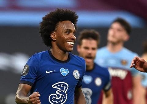Meia-atacante brasileiro Willian pode trocar Chelsea por Arsenal