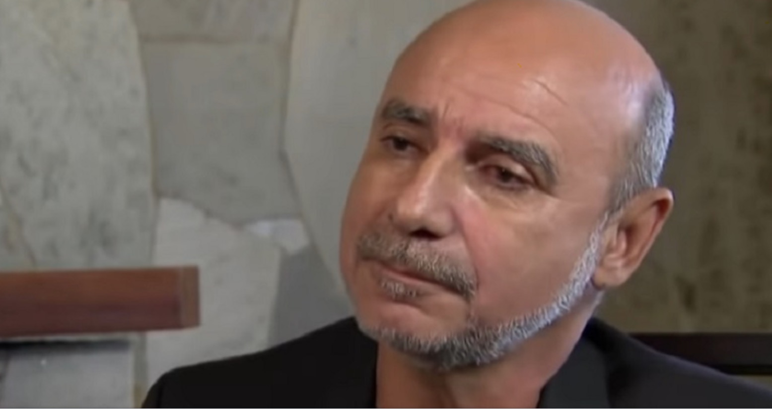 Queiroz depositou R$ 72 mil em cheques na conta de Michelle Bolsonaro 