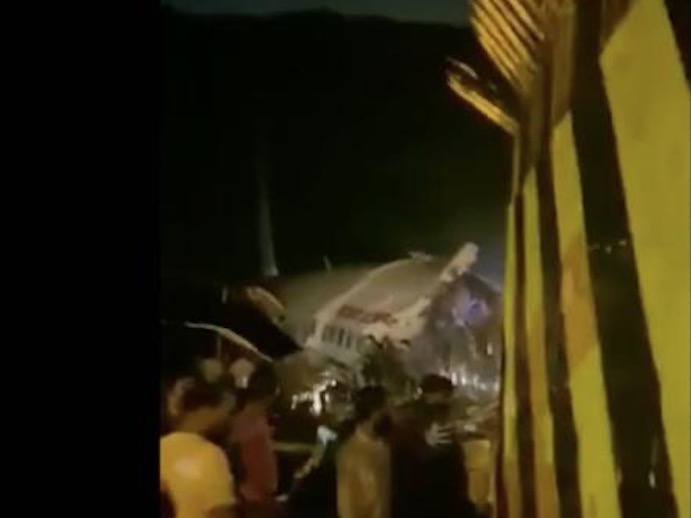 Chega a 17 número de mortos em acidente aéreo na Índia