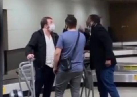 Netinho de Paula é flagrado batendo boca em aeroporto 