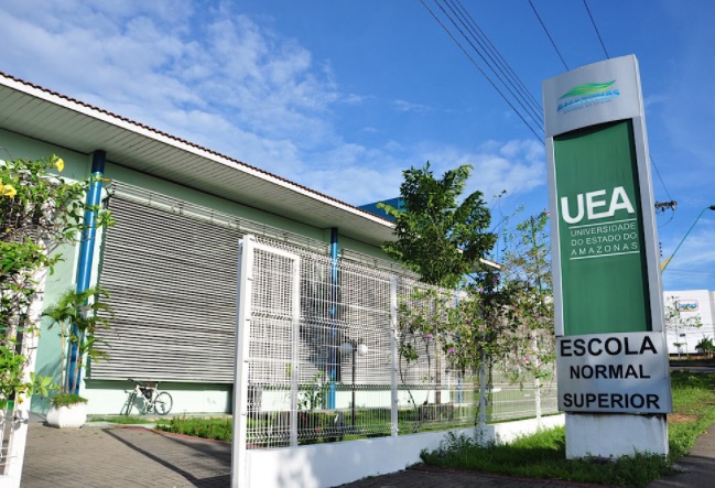 UEA informa contratação de intérprete de libras após reclamação de alunos 