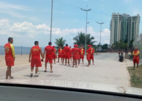 Salva-vidas da Ponta Negra ganham reforço de materiais de segurança