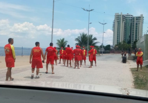 Salva-vidas da Ponta Negra ganham reforço de materiais de segurança