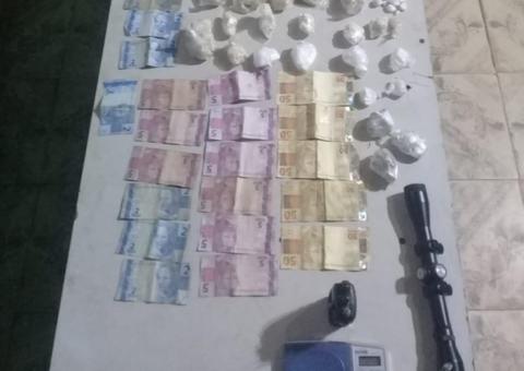 Irmãos são presos ao tentarem fugir com arma e drogas no Amazonas