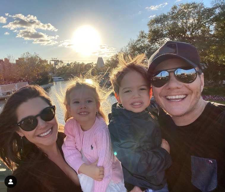 Thaís Fersoza se derrete em homenagem a Michel Teló no Dia dos Pais