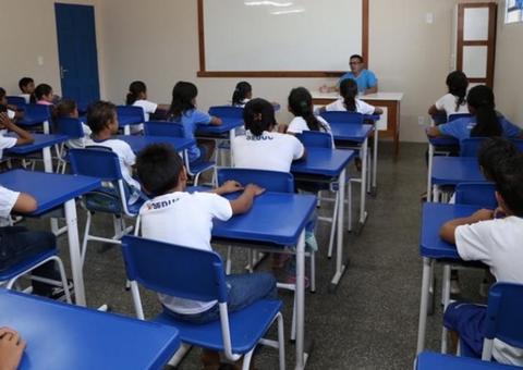 Mais de 100 mil estudantes da rede pública retornam às aulas nessa segunda-feira em Manaus