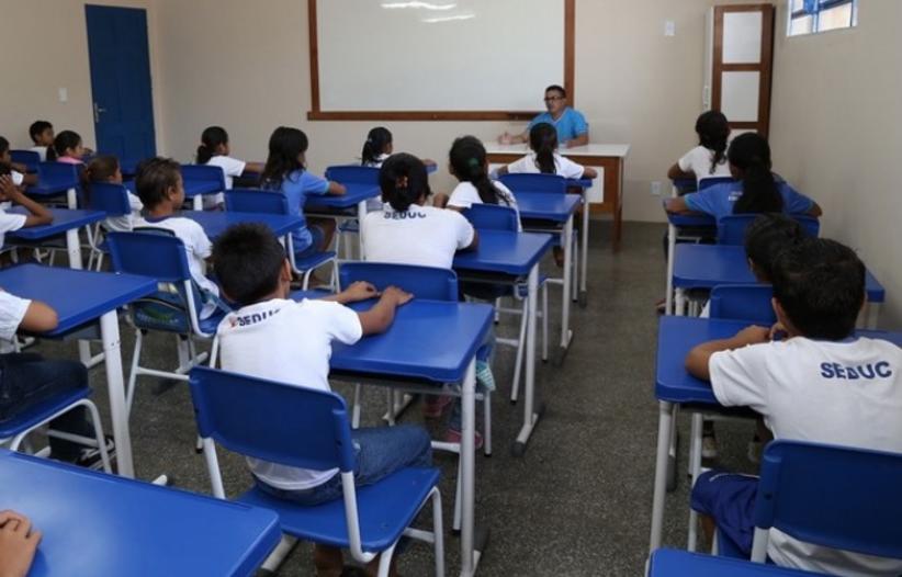 Mais de 100 mil estudantes da rede pública retornam às aulas nessa segunda-feira em Manaus