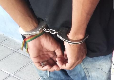 Trio é preso após assaltar motorista de aplicativo e fazer arrastão em Manaus