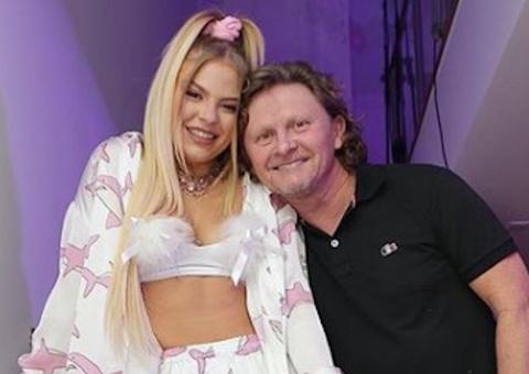 Luísa Sonza impressiona ao postar vídeo jogando futebol com o pai: 'melhor do mundo'