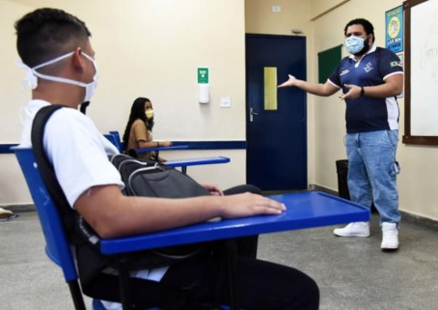 Mesmo com greve confirmada, Seduc anuncia volta às aulas nesta segunda