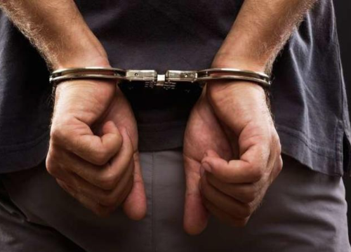 Bêbado, homem é preso após agredir a companheira em Manaus