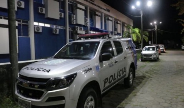 Chacina em praça deixa cinco mortos e 12 feridos