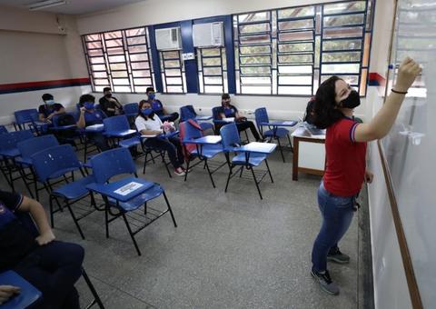Após viver colapso, Amazonas é o 1º estado a retomar aulas na rede pública do país