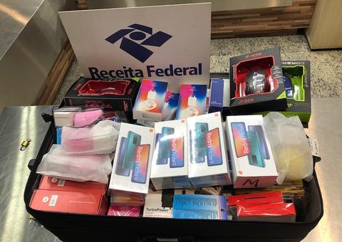 Alfândega apreende equipamentos eletrônicos no aeroporto de Manaus