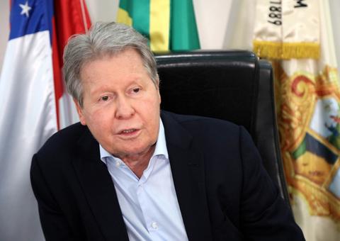 Prefeito de Manaus decreta luto pelas 100 mil mortes por Covid-19 no Brasil