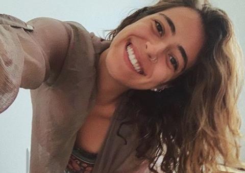 Youtuber choca ao revelar que usa sangue da menstruação como máscara facial