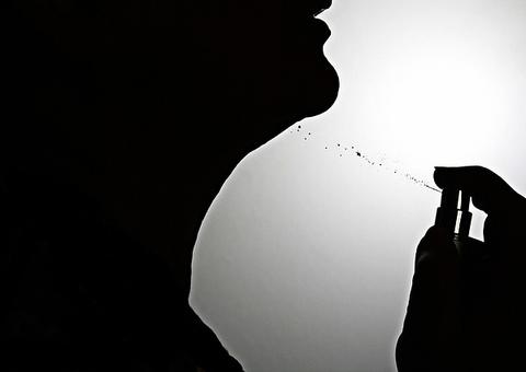 Zonas do corpo que não deve aplicar perfume; saiba quais