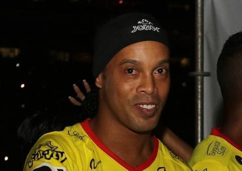 Ronaldinho Gaúcho pode 'desembolsar' valor milionário para deixar prisão no Paraguai