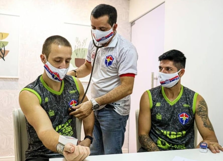 Técnico e jogadores do Fast Clube estão com Covid-19 