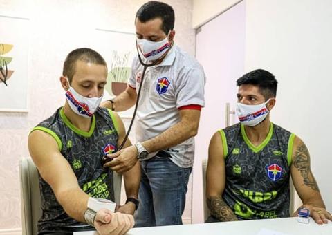 Técnico e jogadores do Fast Clube estão com Covid-19 