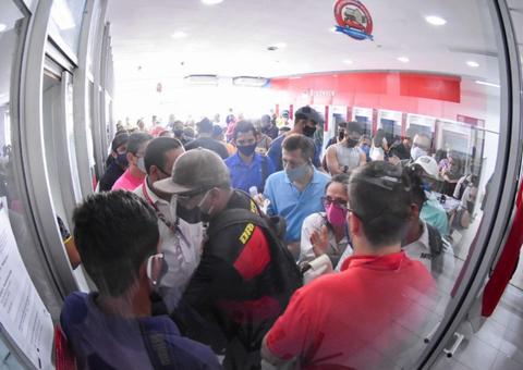 Longas filas e falta de senhas são encontradas em agência do Bradesco em Manaus