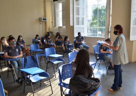 Professores faltosos serão substituídos por temporários em Manaus 