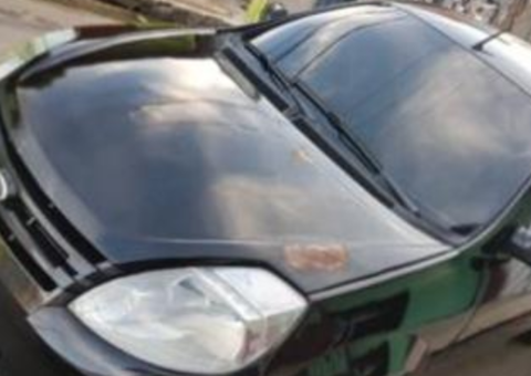 Carro levado por criminosos é encontrado abandonado em Manaus