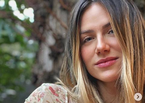 Giovanna Ewbank posa com filho Zyan e mostra rostinho do bebê