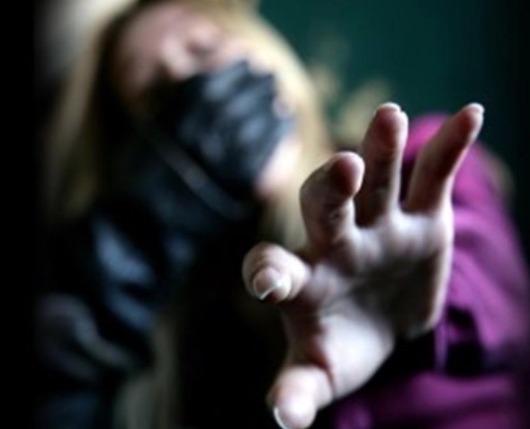 Polícia encontra adolescente trancada na casa de homem que sequestrou ex em Manaus