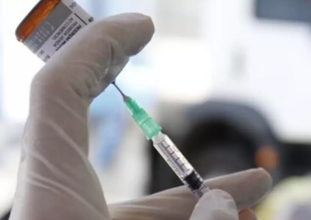 Vacina contra coronavírus mostra resultados positivos na penúltima fase de testes nos EUA